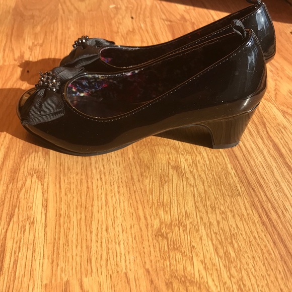 George little girls sz 12 patent black heels w bow - Picture 2 of 3